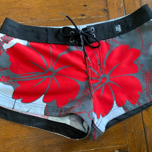 Surf Shorts - Picture 1 of 4